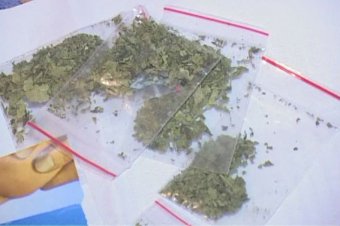 В Одессе задержали мужчину с большой партией наркотиков (фото, видео)