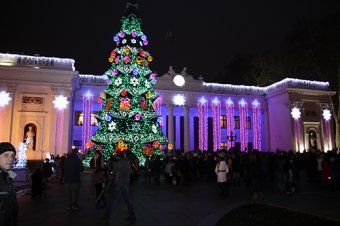 Одесса хранит традиции: празднование новогодней ночи на Думской площади и Приморском бульваре
