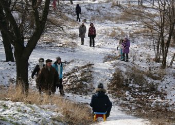 В парке Победы первый снег, и первый лед