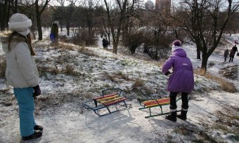 В парке Победы первый снег, и первый лед