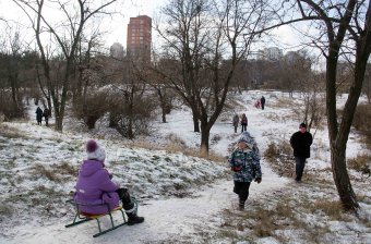 В парке Победы первый снег, и первый лед
