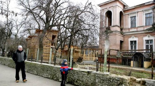 На Лидерсовском бульваре появились таинственные «курятники Маразли»