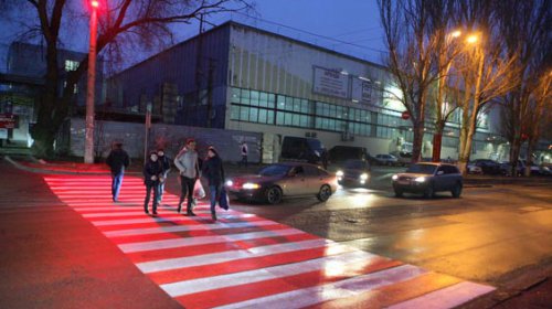 В Одессе установили первый светодиодный фонарь