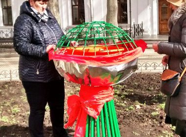 На улицах Одессы установили новые цветочные композиции