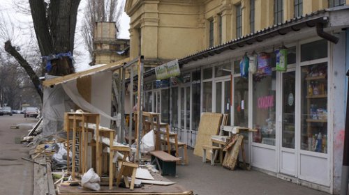 Тротуар возле Нового рынка освободили от МАФов