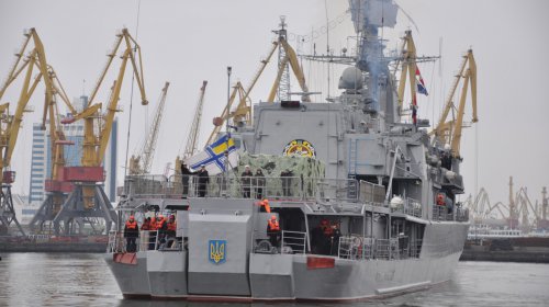 Военные корабли доставили в Одессу турецкие мобильные госпитали