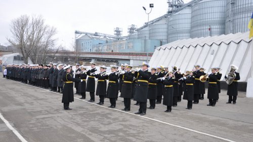 Военные корабли доставили в Одессу турецкие мобильные госпитали