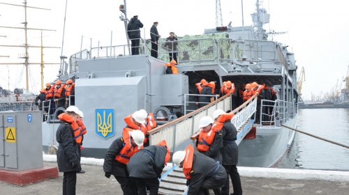 Военные корабли доставили в Одессу турецкие мобильные госпитали