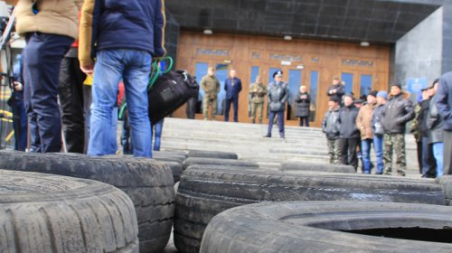 Покрышки под ОГА: жители Килии и «Автомайдан» требовали отремонтировать дороги