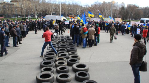 Покрышки под ОГА: жители Килии и «Автомайдан» требовали отремонтировать дороги