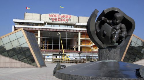 Одесский морвокзал лишился знаменитых зеркальных окон