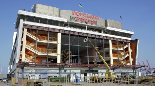 Одесский морвокзал лишился знаменитых зеркальных окон