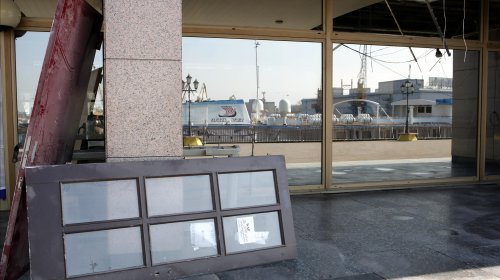 Одесский морвокзал лишился знаменитых зеркальных окон
