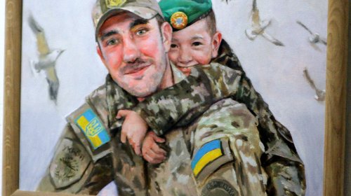 Выставка «Портрет героя»: одесситов знакомят с историями воинов и волонтеров