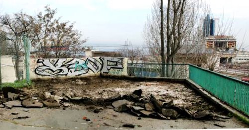 В Стамбульском парке восстанавливают старинный грот  (фоторепортаж)