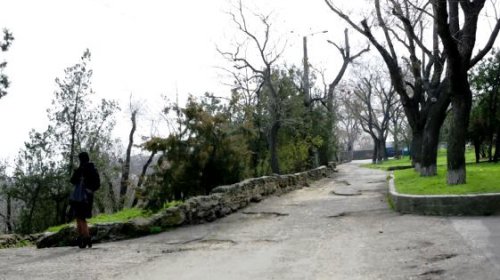 В Стамбульском парке восстанавливают старинный грот  (фоторепортаж)