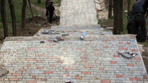 В Одессе отремонтировали лестницу к пляжу «Золотой берег»