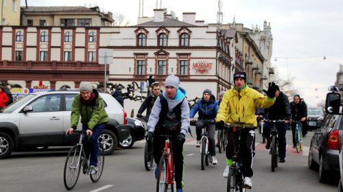 «Критическая масса»: первый в году массовый велозаезад по центру Одессы (фоторепортаж)