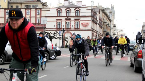 «Критическая масса»: первый в году массовый велозаезад по центру Одессы (фоторепортаж)