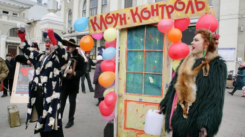 Одесские клоуны измерили у гостей города «градус юмора»