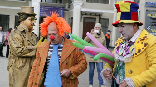 Одесские клоуны измерили у гостей города «градус юмора»