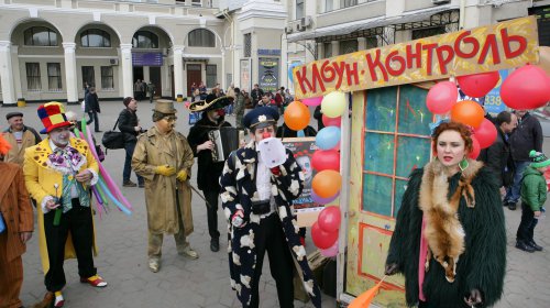Одесские клоуны измерили у гостей города «градус юмора»