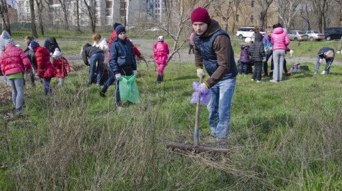 В уборке склонов вдоль Трассы здоровья приняли участие более 500 одесситов