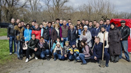 В уборке склонов вдоль Трассы здоровья приняли участие более 500 одесситов