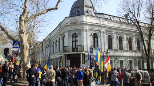 Активисты блокируют работу одесской прокуратуры