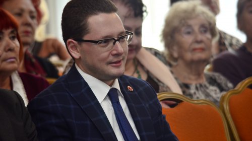 Недели добрых дел: для почтенных одесситов устроили бал