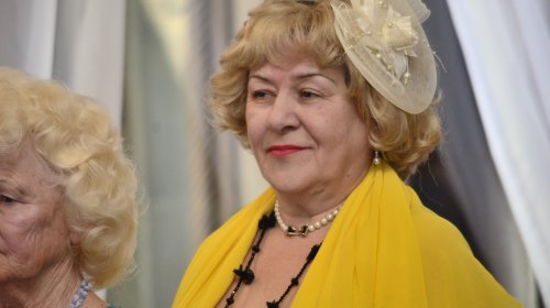 Недели добрых дел: для почтенных одесситов устроили бал