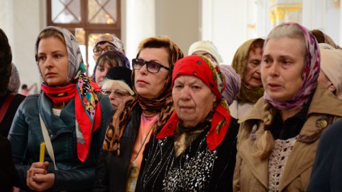 На Благовещение одесситы выпустили в небо белых голубей