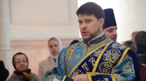 На Благовещение одесситы выпустили в небо белых голубей