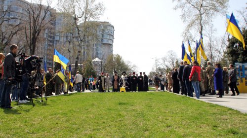 На Аллее Славы провели молебен по погибшим войнам АТО