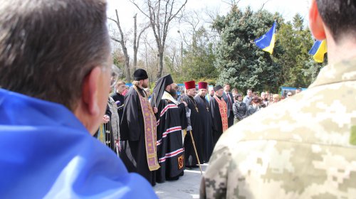 На Аллее Славы провели молебен по погибшим войнам АТО