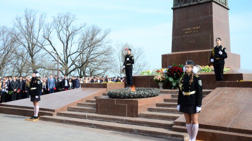 Одесские школьники заступили на Почетную Вахту Памяти
