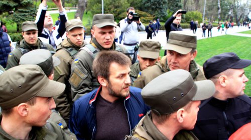 Возложение цветов «куликовцами» на Аллее Славы закончилось дракой