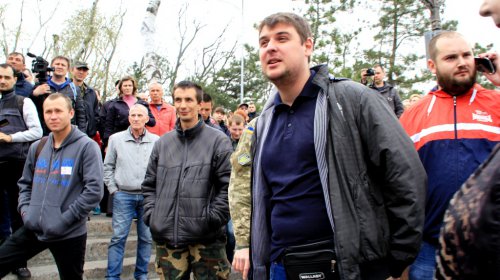 Возложение цветов «куликовцами» на Аллее Славы закончилось дракой