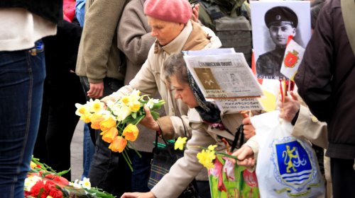 Возложение цветов «куликовцами» на Аллее Славы закончилось дракой