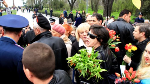 Возложение цветов «куликовцами» на Аллее Славы закончилось дракой