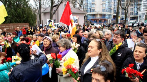 Возложение цветов «куликовцами» на Аллее Славы закончилось дракой