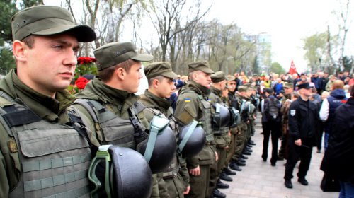Возложение цветов «куликовцами» на Аллее Славы закончилось дракой