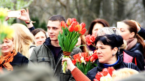 Возложение цветов «куликовцами» на Аллее Славы закончилось дракой