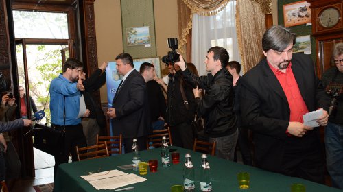 Одесские националисты сорвали заседание ученых