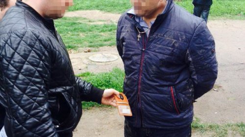 Следователя одесской полиции задержали на взятке