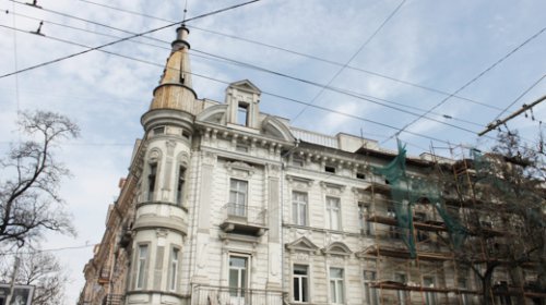 11 зданий в центре Одессы обрастут строительными лесами