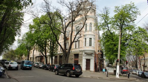11 зданий в центре Одессы обрастут строительными лесами