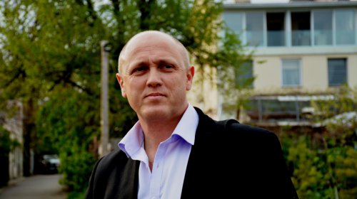 Сквер «Юность»: от незаконной стройки остался биотуалет