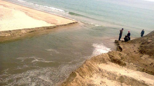 Тузловские лиманы соединили с морем