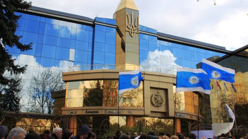 Судьба Дома профсоюзов: под зданием суда пикет и активисты «Самообороны Одессы»